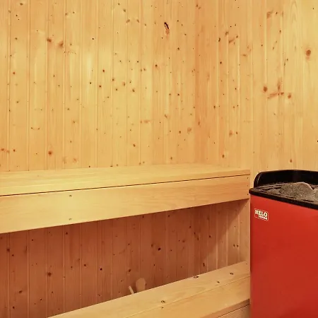 Four-bedroom Holiday In Tranekaer 1 Skattebolle