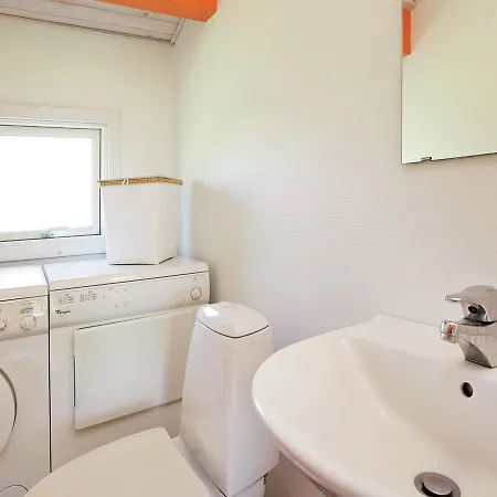 Four-bedroom Holiday In Tranekaer 1 Skattebolle