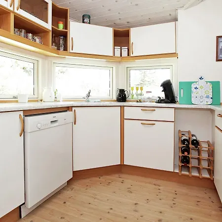 Four-bedroom Holiday In Tranekaer 1 * Skattebolle