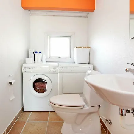Holiday home Four-bedroom Holiday In Tranekaer 1 Skattebolle