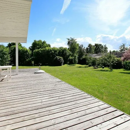 Four-bedroom Holiday In Tranekaer 1 *